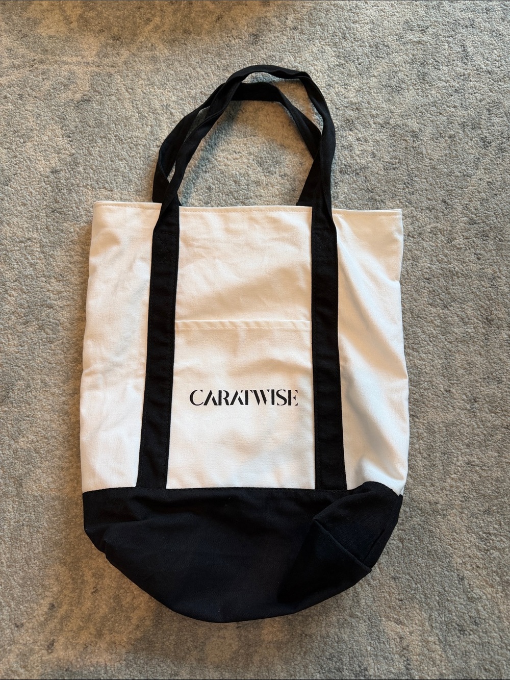 Black & White Tote w Caratwise text